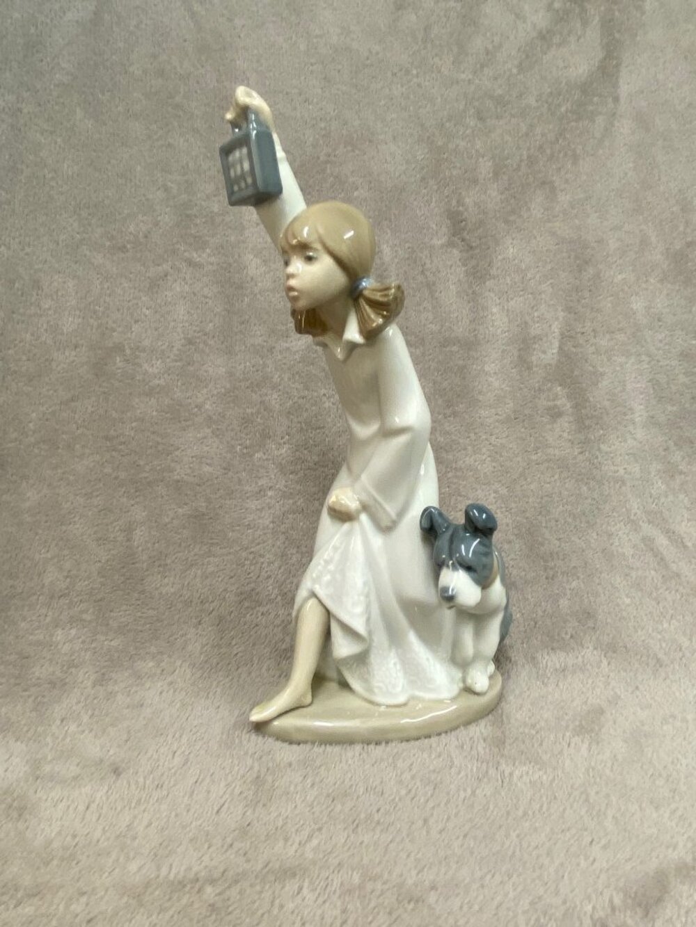 Lladro Nao Figurine 'Who's there?' 1989 Spain Girl with her dog
